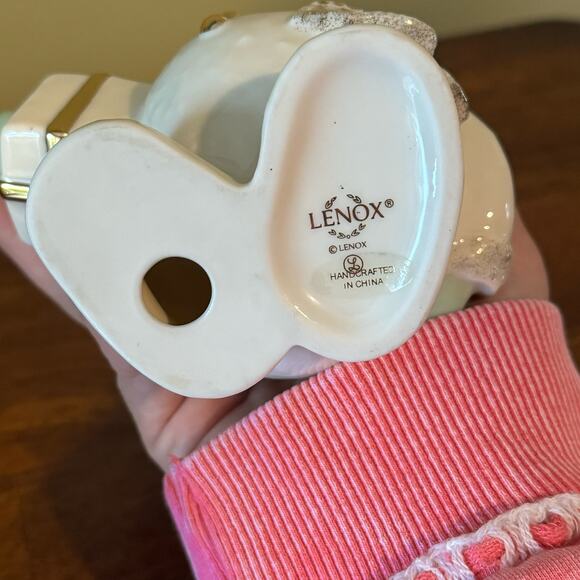 Lenox Snowan with Present and Top Hat - Picture 5 of 9